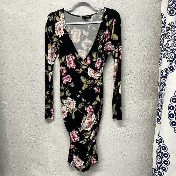 Yumi Kim Love Song Take Me Out Floral Ruched Dress Size Small - Picture 2 of 8